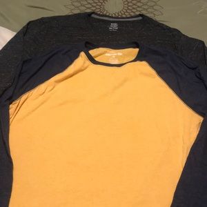 Set of 2 Men’s long sleeve tees